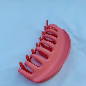 Hair claw clip.